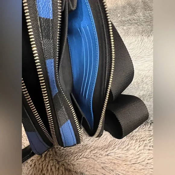 ‼️SOLD‼️Limited Edition Alpha Graphite UNISEX Bumbag💙🖤💙 - Picture 9 of 16